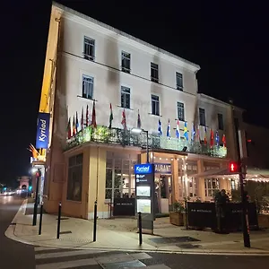3* Hotel Kyriad Orange Centre - & Restaurant - La Galerie D'art Des Princes - Provence Alpes Cote D'azur - France - Proche A7-a9 - Exit21- Chateauneuf-du-pape Avignon Bollene Nimes