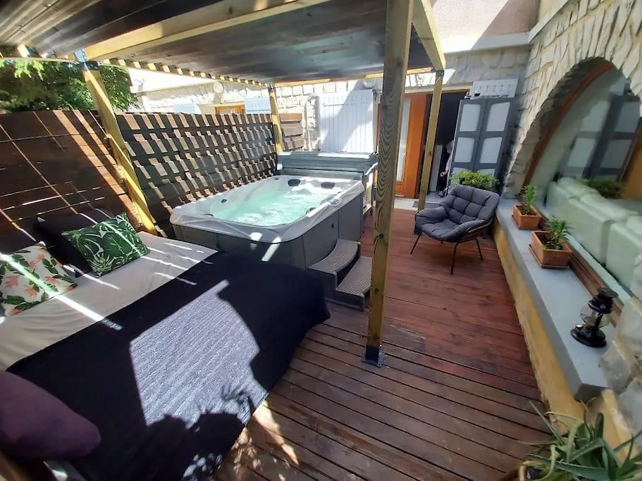 Appartement Loft Ravissant Avec Jacuzzi Et Parc à Orange  France