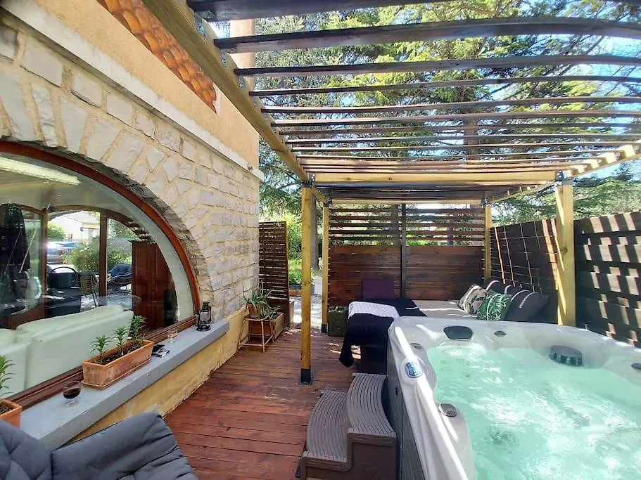 Appartement Loft Ravissant Avec Jacuzzi Et Parc à Orange