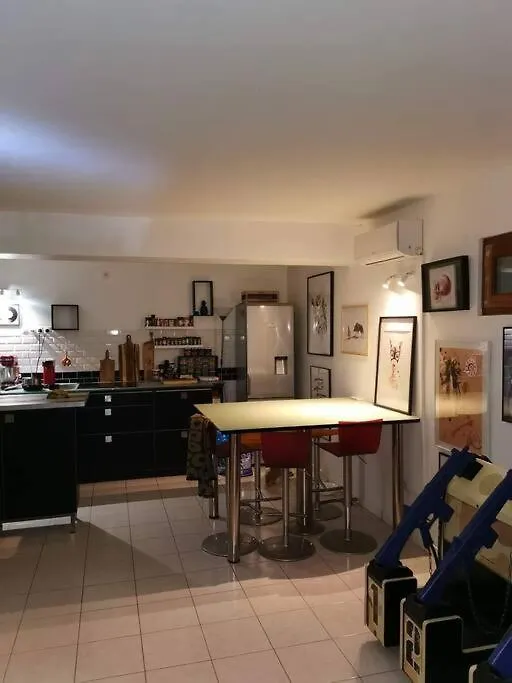 Appartement Loft Ravissant Avec Jacuzzi Et Parc à Orange  France