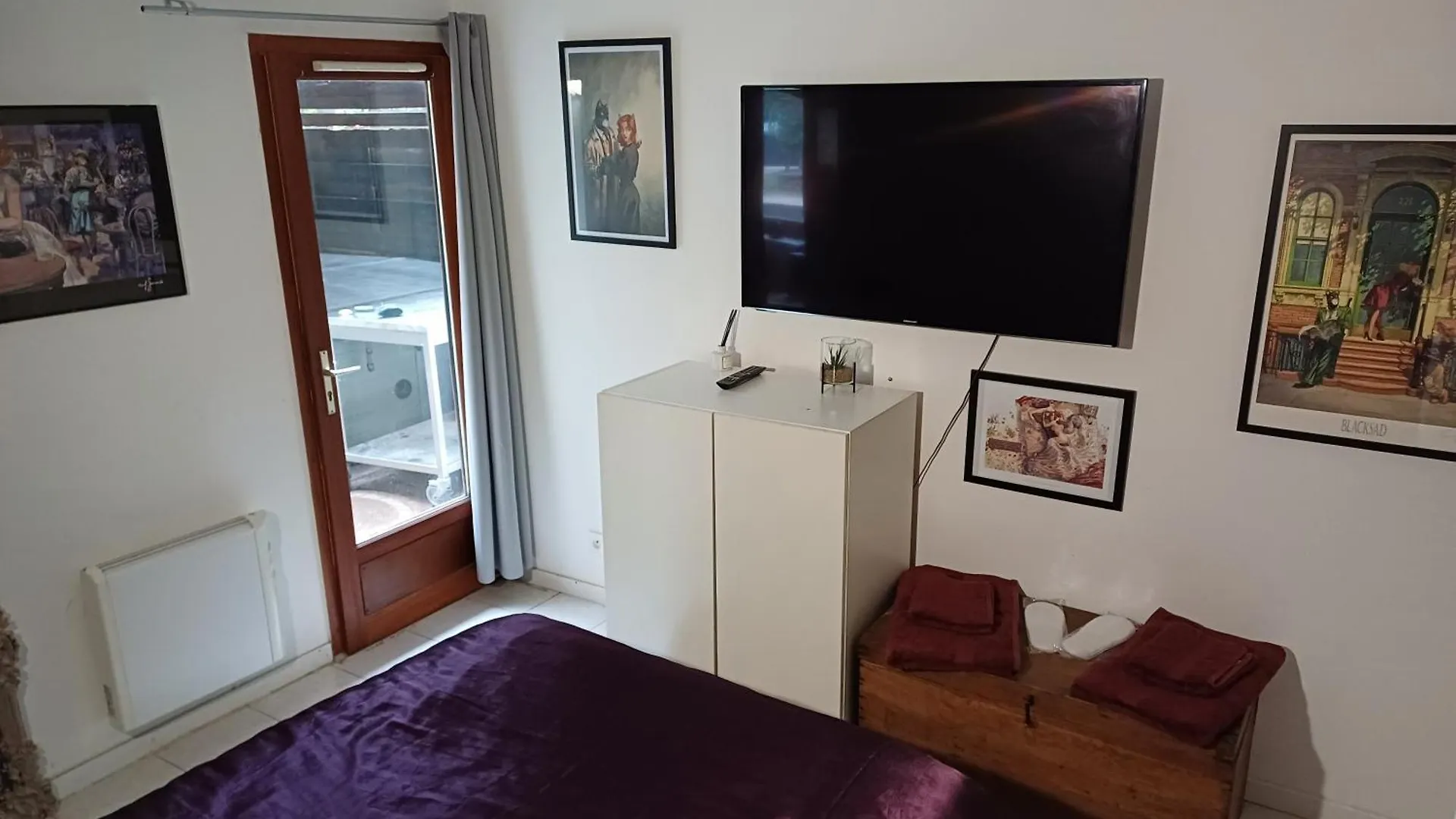 Appartement Loft Ravissant Avec Jacuzzi Et Parc à Orange  0*, Orange (Vaucluse)